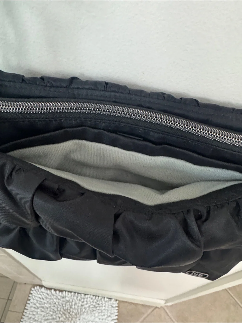 Lug Classic Crossbody- Flounce